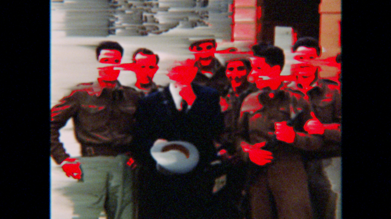 A FIdai Film, foto di gruppo in bianco e nero con cancellature rosse