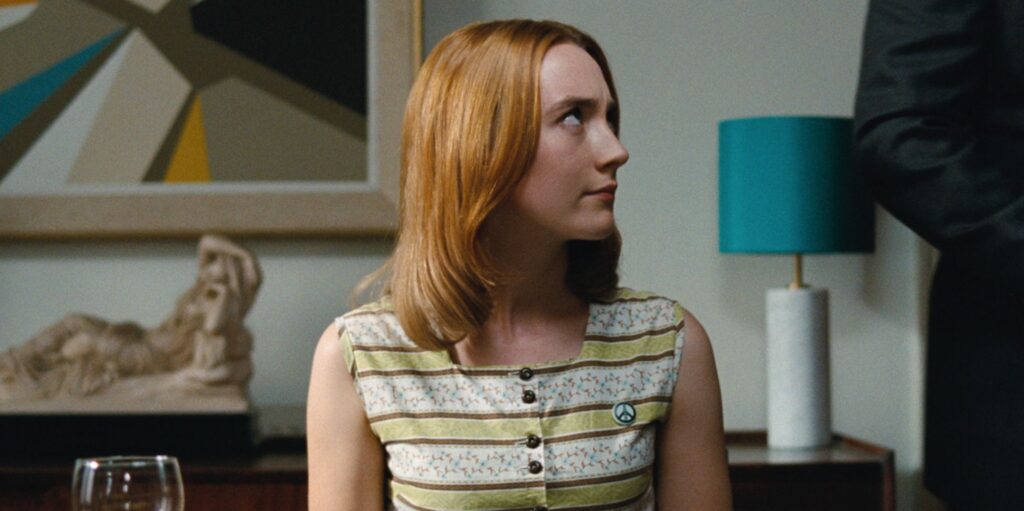 Saoirse Ronan (Florence) in una scena del film