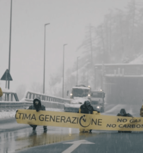 Come se non ci fosse un domani, una scena dal documentario degli attivisti di Ultima generazione